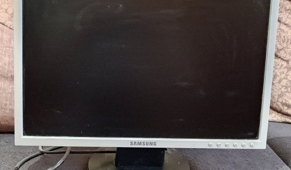Монитор SAMSUNG