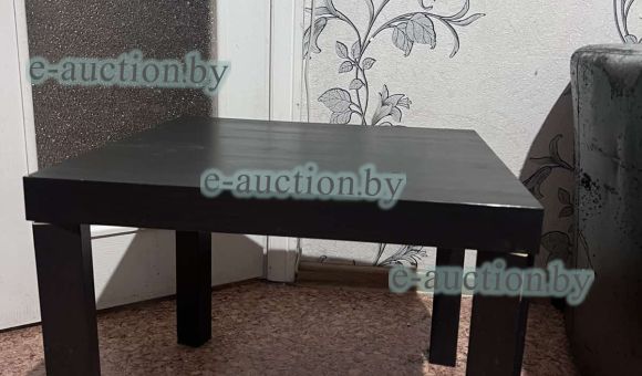 Журнальный столик черного цвета