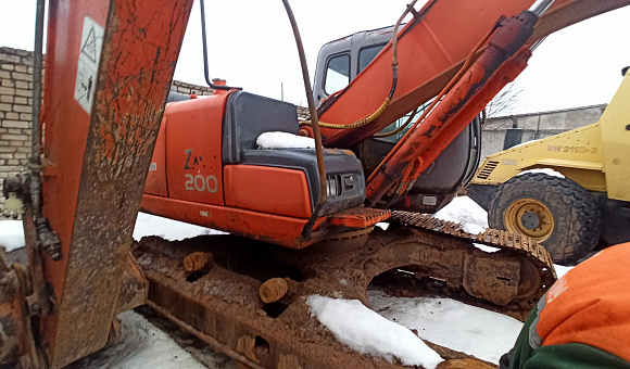 Экскаватор Hitachi ZX 200, год выпуска не определён Экскаватор Hitachi ZX 200, год выпуска не определён