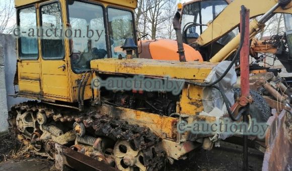 Бульдозер ДТ 75, год выпуска не определён