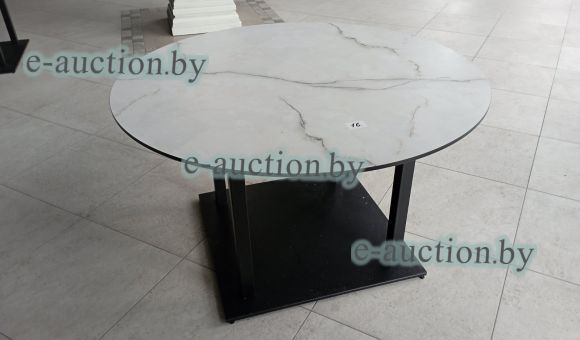 Стол светлый круглый (квадратная подставка, 1300мм) №15