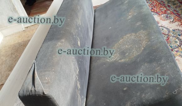 Диван темно-серого цвета