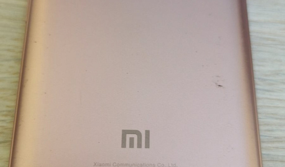 Смартфон Xiomi Redmi 5А 2/16гб Смартфон Xiomi Redmi 5А 2/16гб