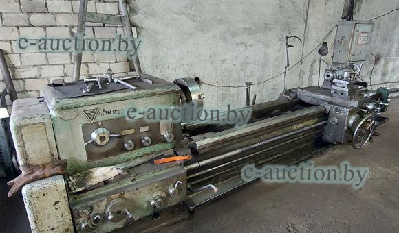 Токарно-винторезный станок 1М63