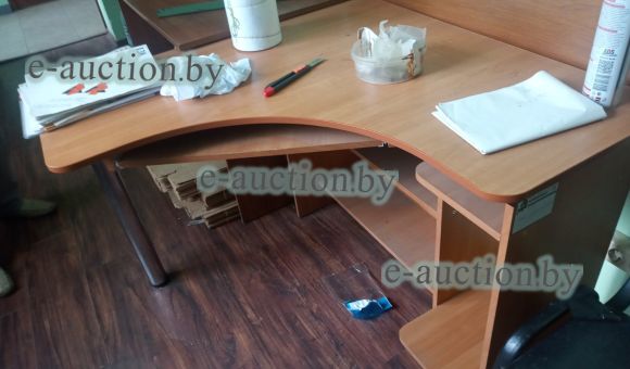 Стол компьютерный