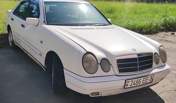 Mercedes-Benz E200, 1998