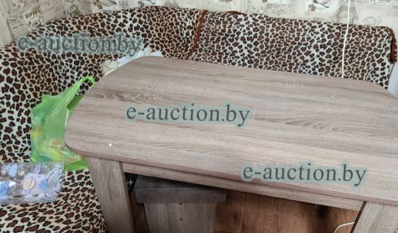 Стол кухонный