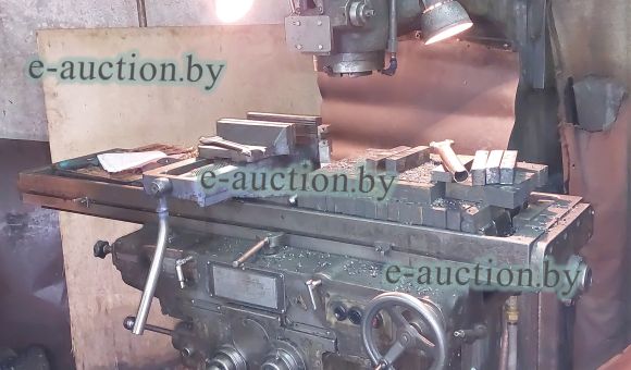 Станок вертикально-фрезерный 6М13П