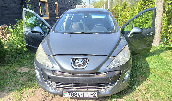 1/2 доля в праве собственности на автомобиль Peugeot 308, 2008