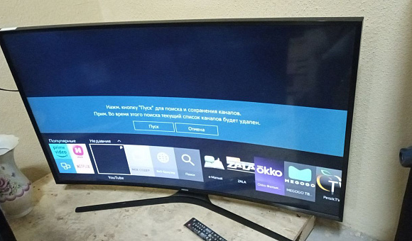 Телевизор Samsung изогнутый UE48J6500AU